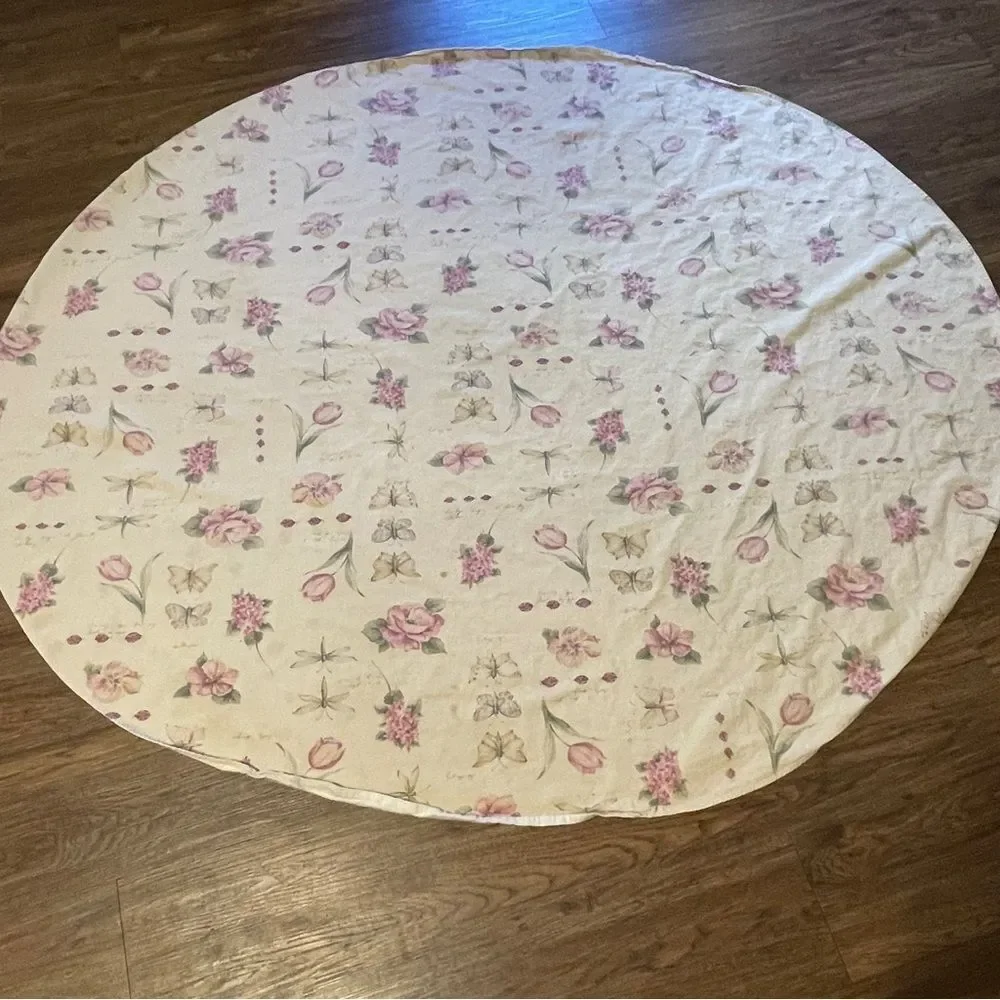 Vintage Floral Oval Tablecloth Butterflies Flowers Ladybugs White Pink Green